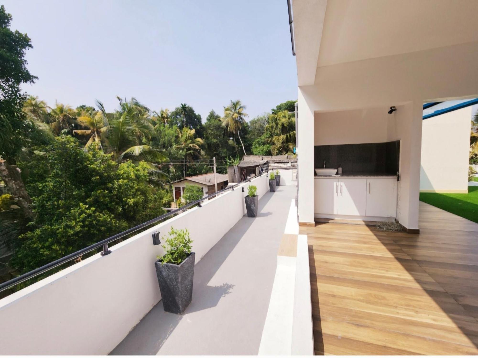 The Elegance Hotell Kalutara Exteriör bild