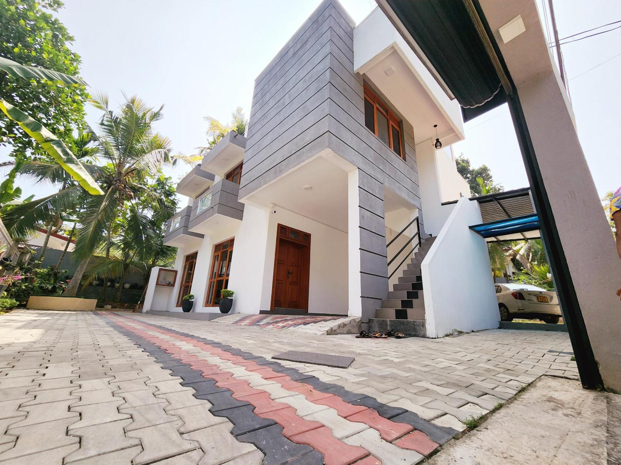 The Elegance Hotell Kalutara Exteriör bild